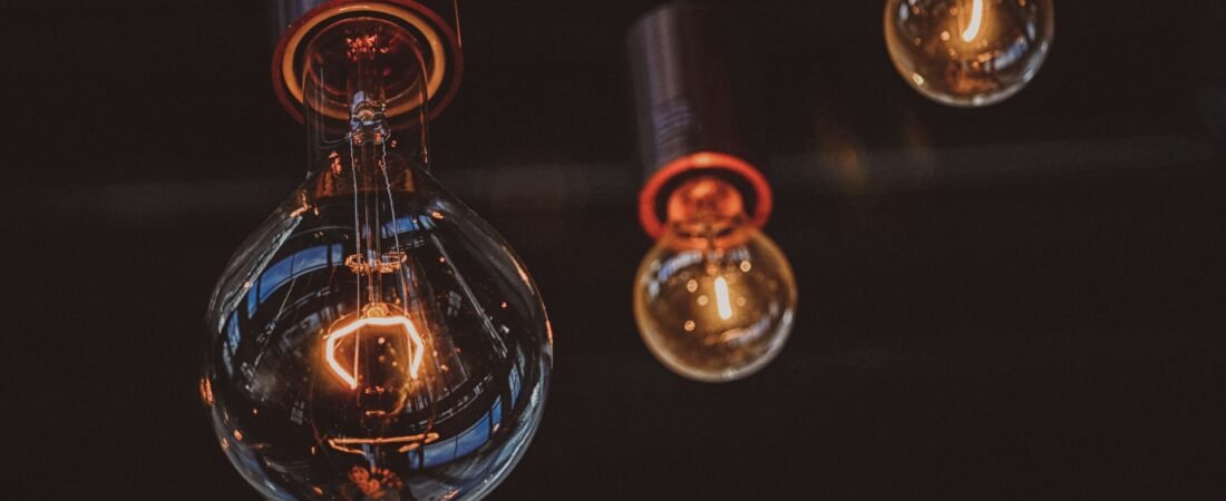 Protéger son logement contre un squatter : Le rôle clé des contrats d’eau et d’électricité