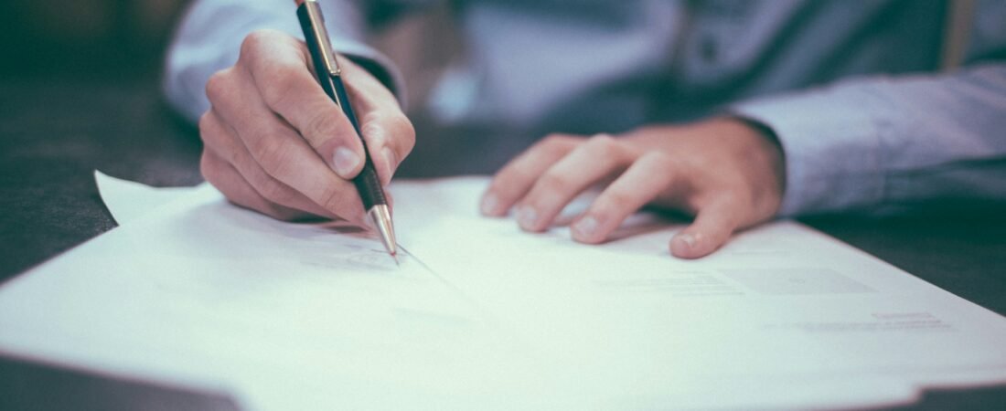 Squat et assurances : le guide complet sur les responsabilités