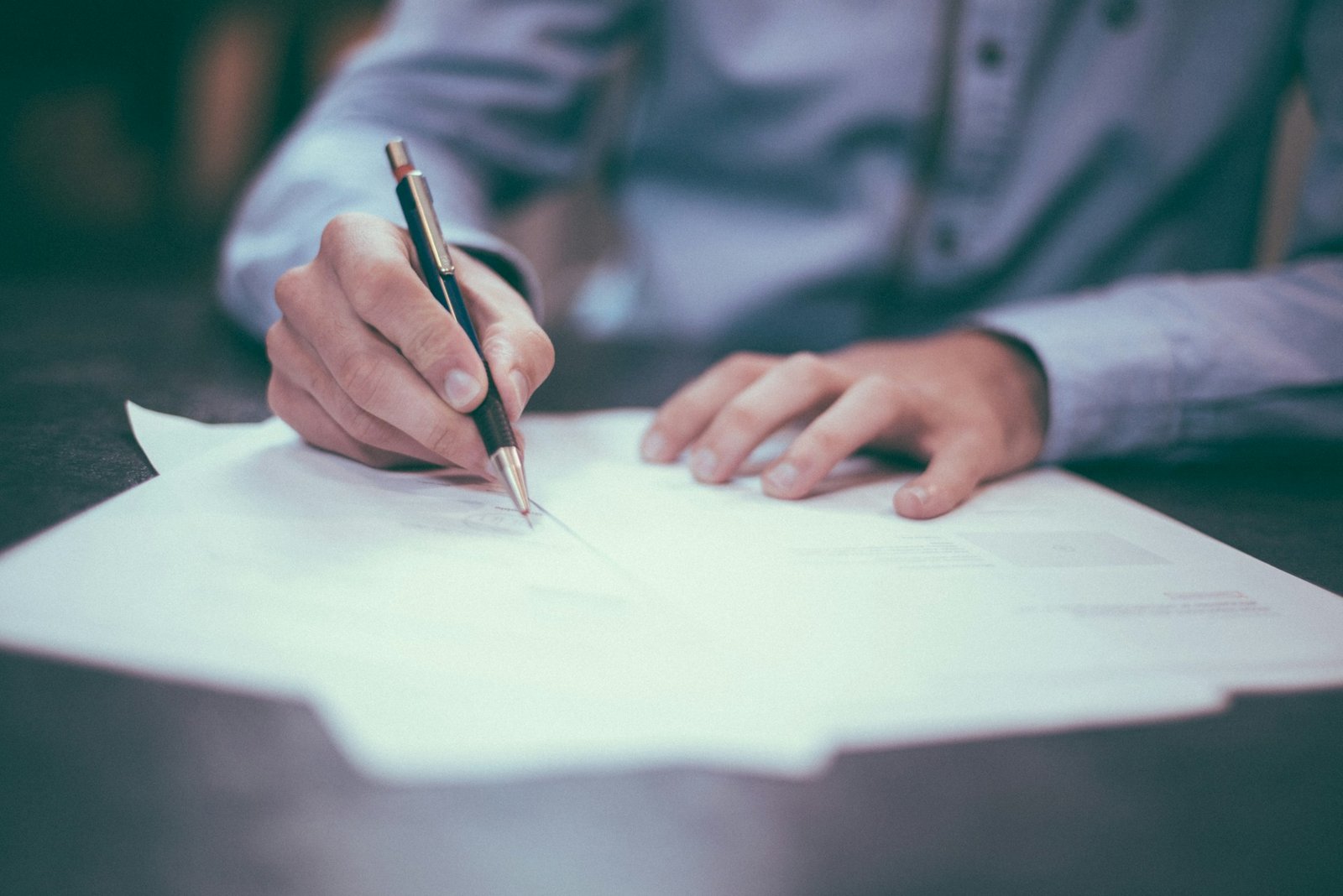 Squat et assurances : le guide complet sur les responsabilités